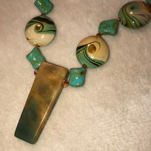 - Natural Stone necklace Excellent Cond. (L1)
